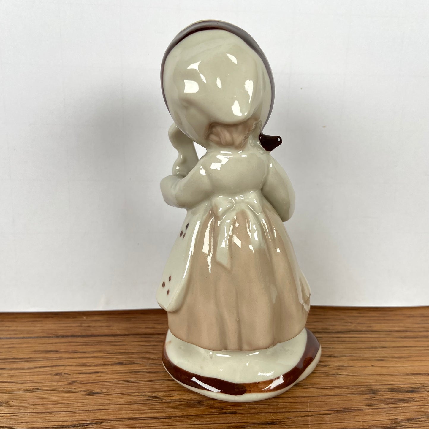 Beeldje meisje met cello