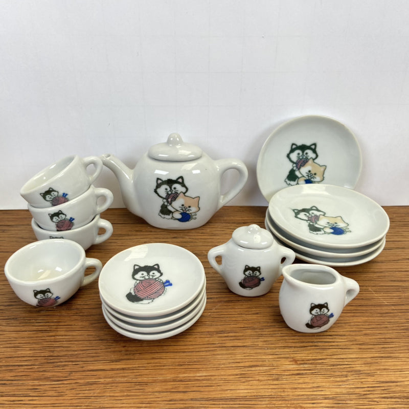 Miniatuur theeserviesje katten