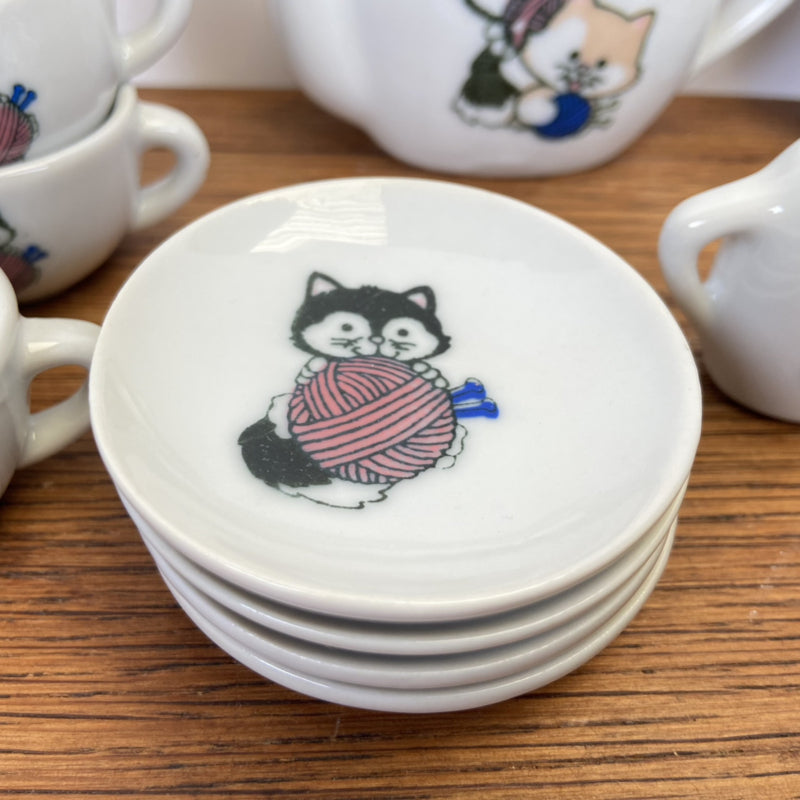 Miniatuur theeserviesje katten