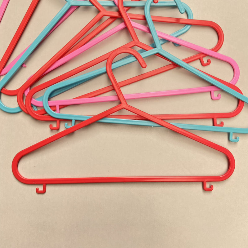 plastic kledinghangers kind