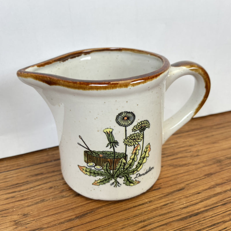wilde bloemen melk kannetje