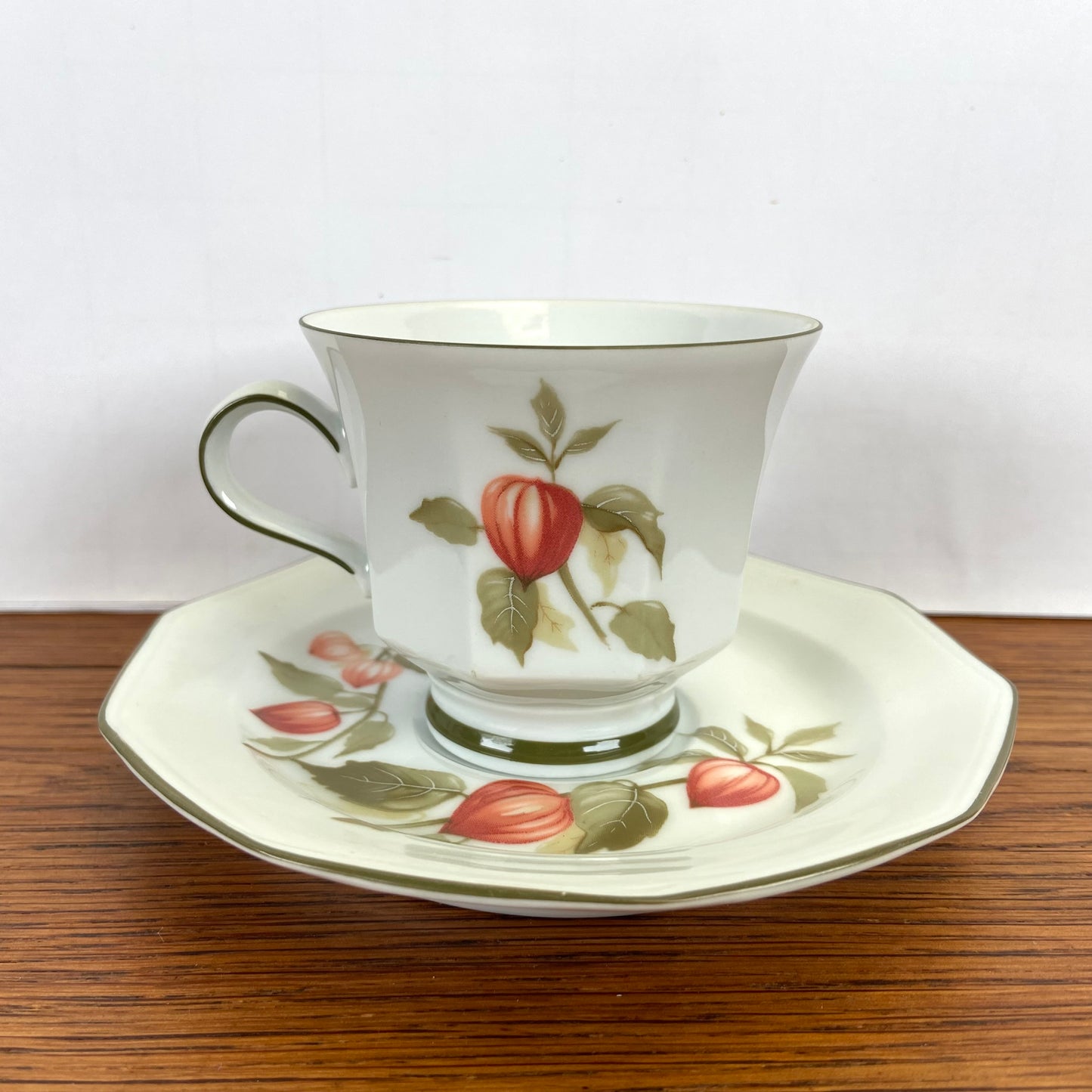 Kop en schotel lampionnetjes