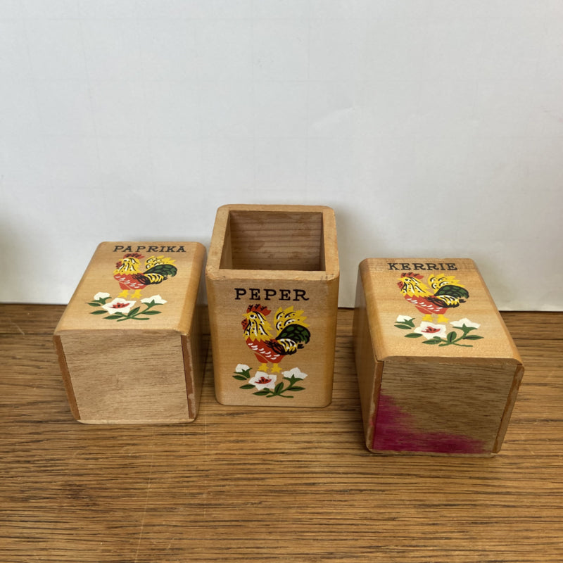 3 houten kruidenpotjes