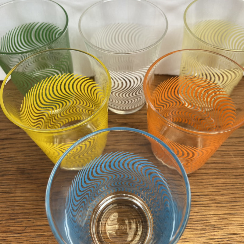 Vintage glazen met strepen