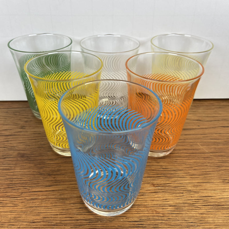 Vintage glazen met strepen
