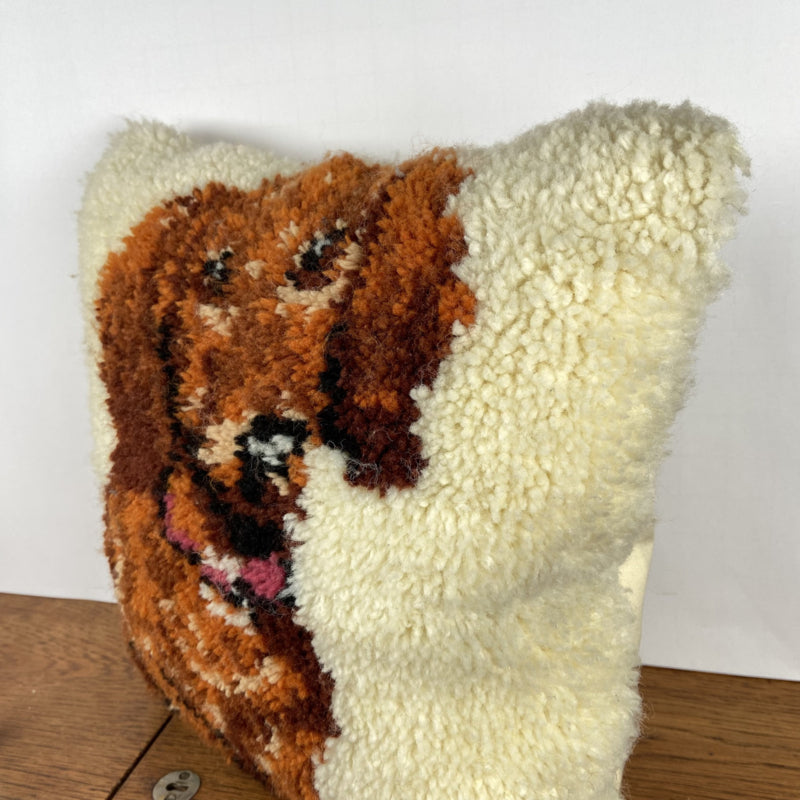 Knoop kussen teckel