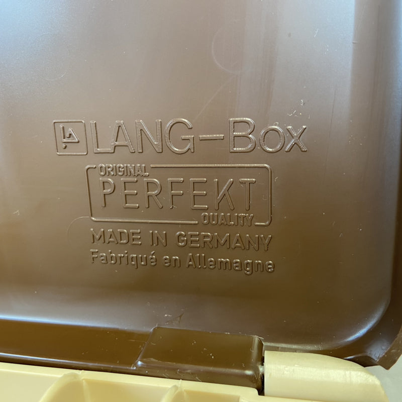 Kleine vintage bruine naaibox curver