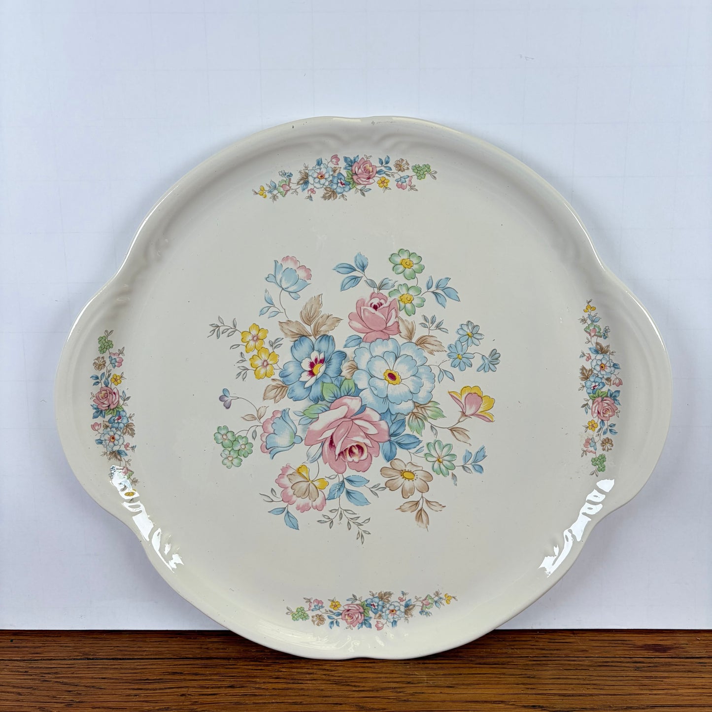 Serveer bord bloemen