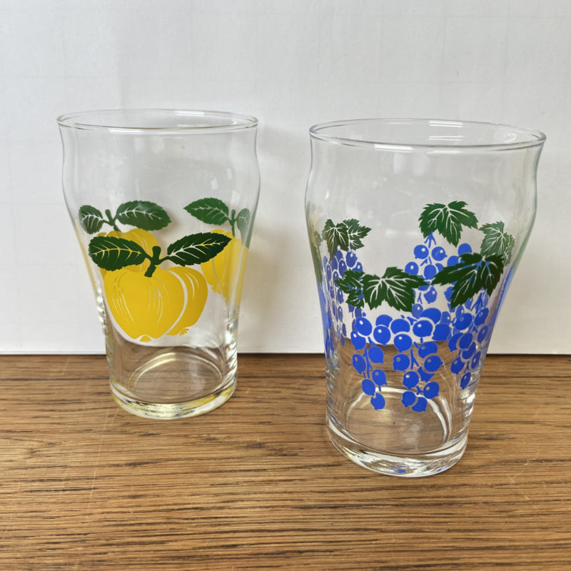 Vintage fruitglazen appel en druif