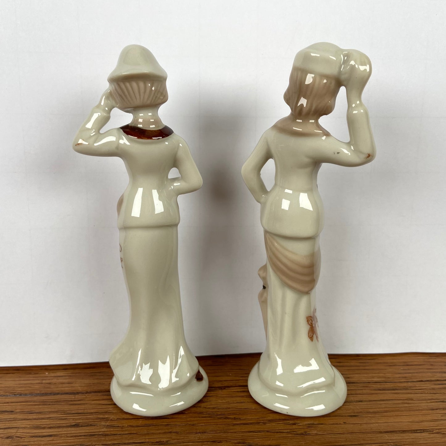 Beeldjes van 2 dames