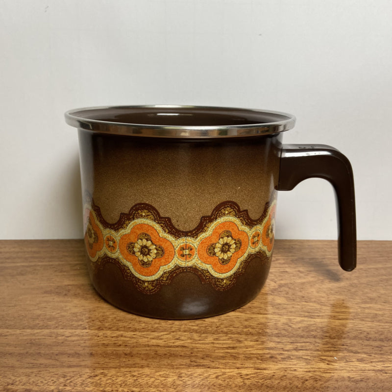 Emaille kan bruin oranje