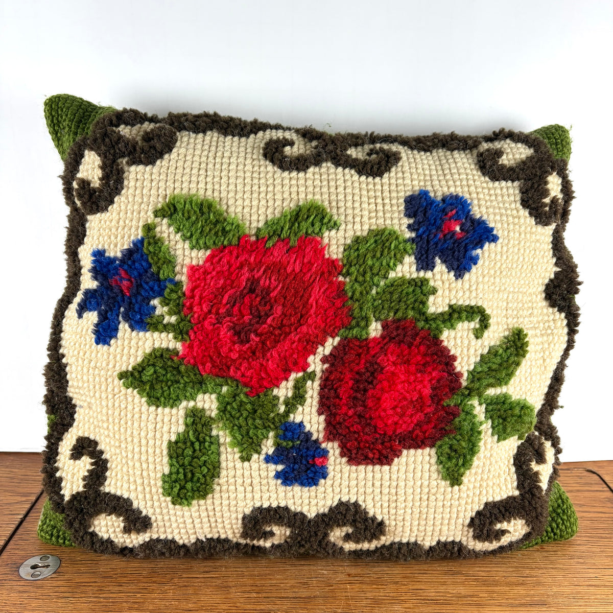 Vintage kussen met rozen