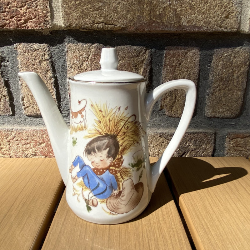 Theepot van kinderserviesje