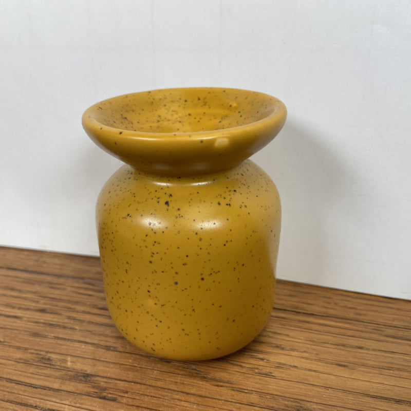 Vintage vaasje okergeel