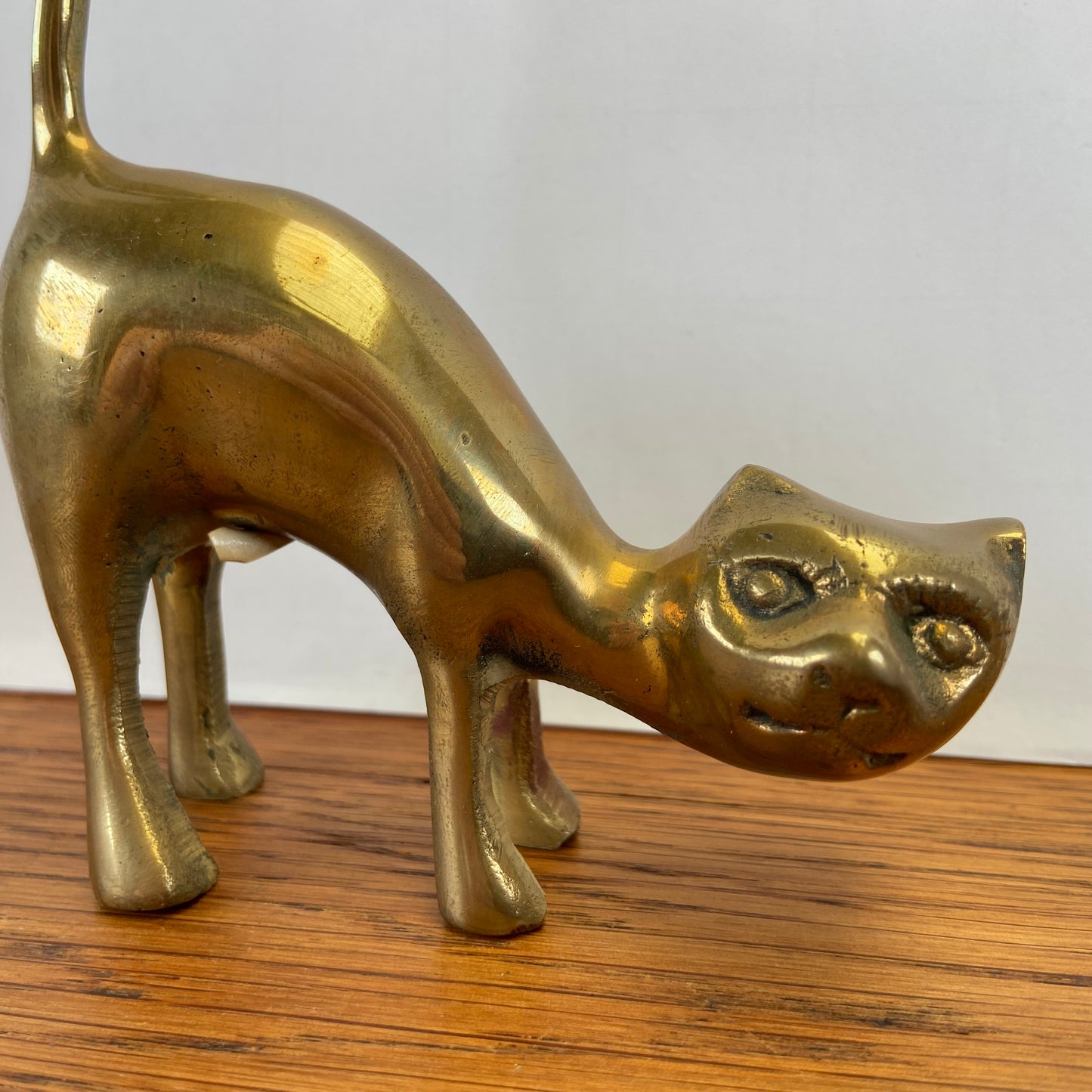 Grote vintage messing ringenhouder kat