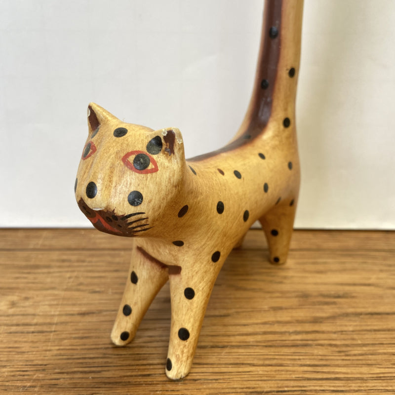 Houten kat