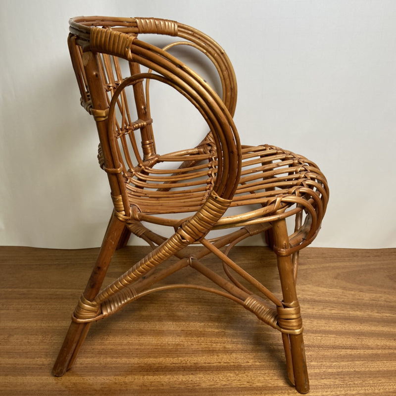 Vintage rieten kinderstoel