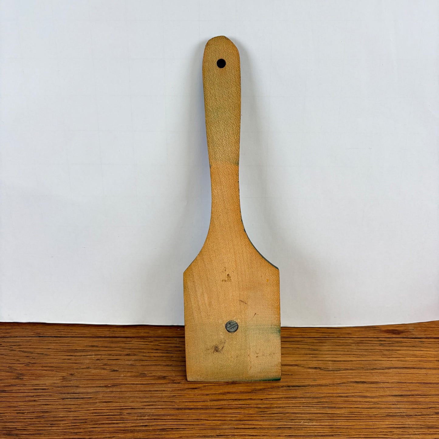 Vintage zandloper houten spatel groen geschilderd