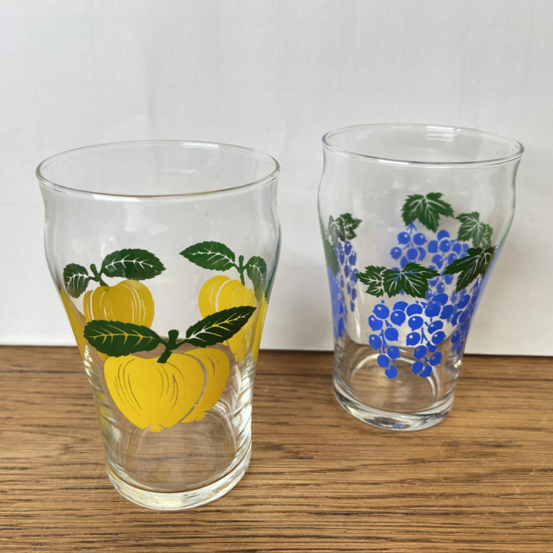 Vintage fruitglazen appel en druif