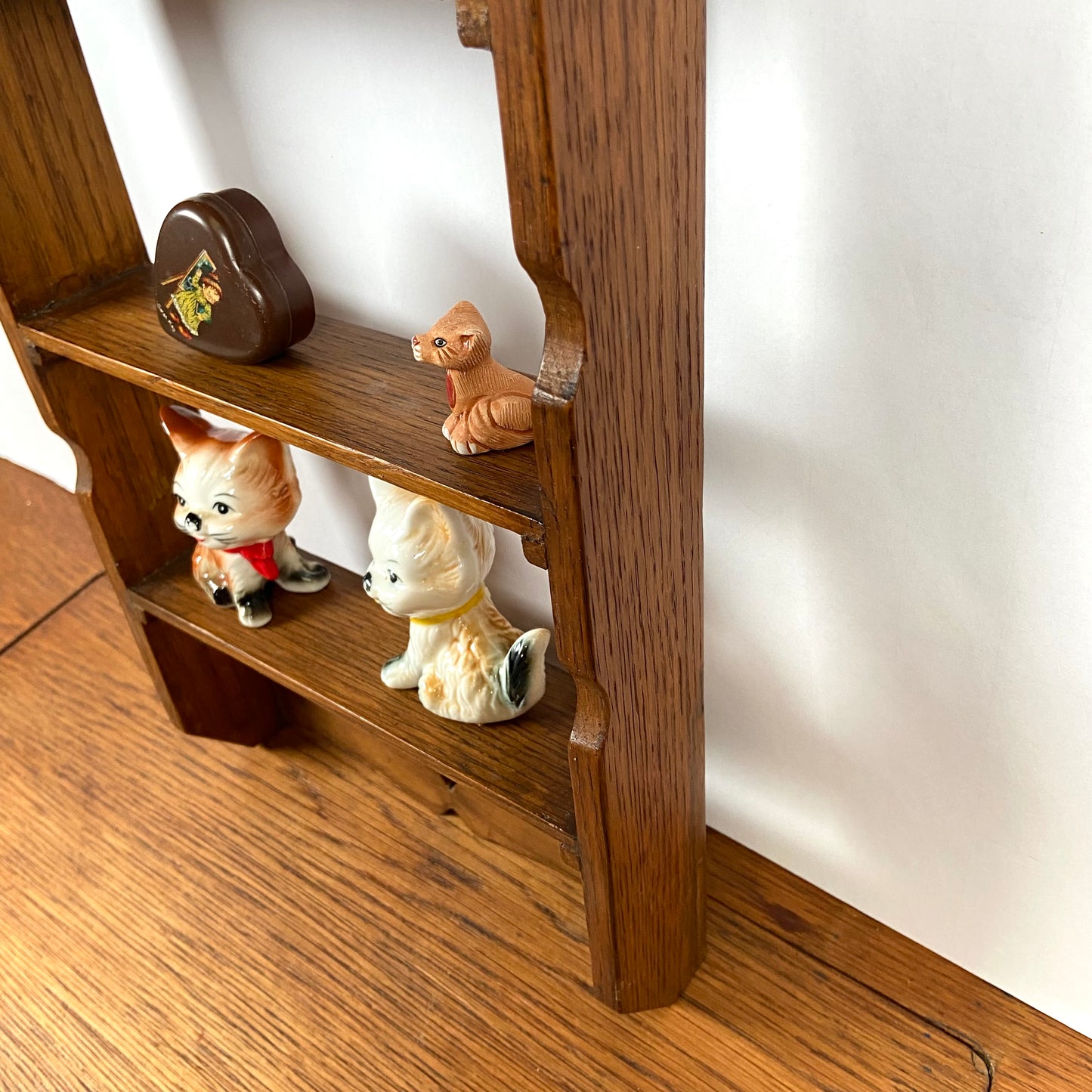 Houten rekje letterbak