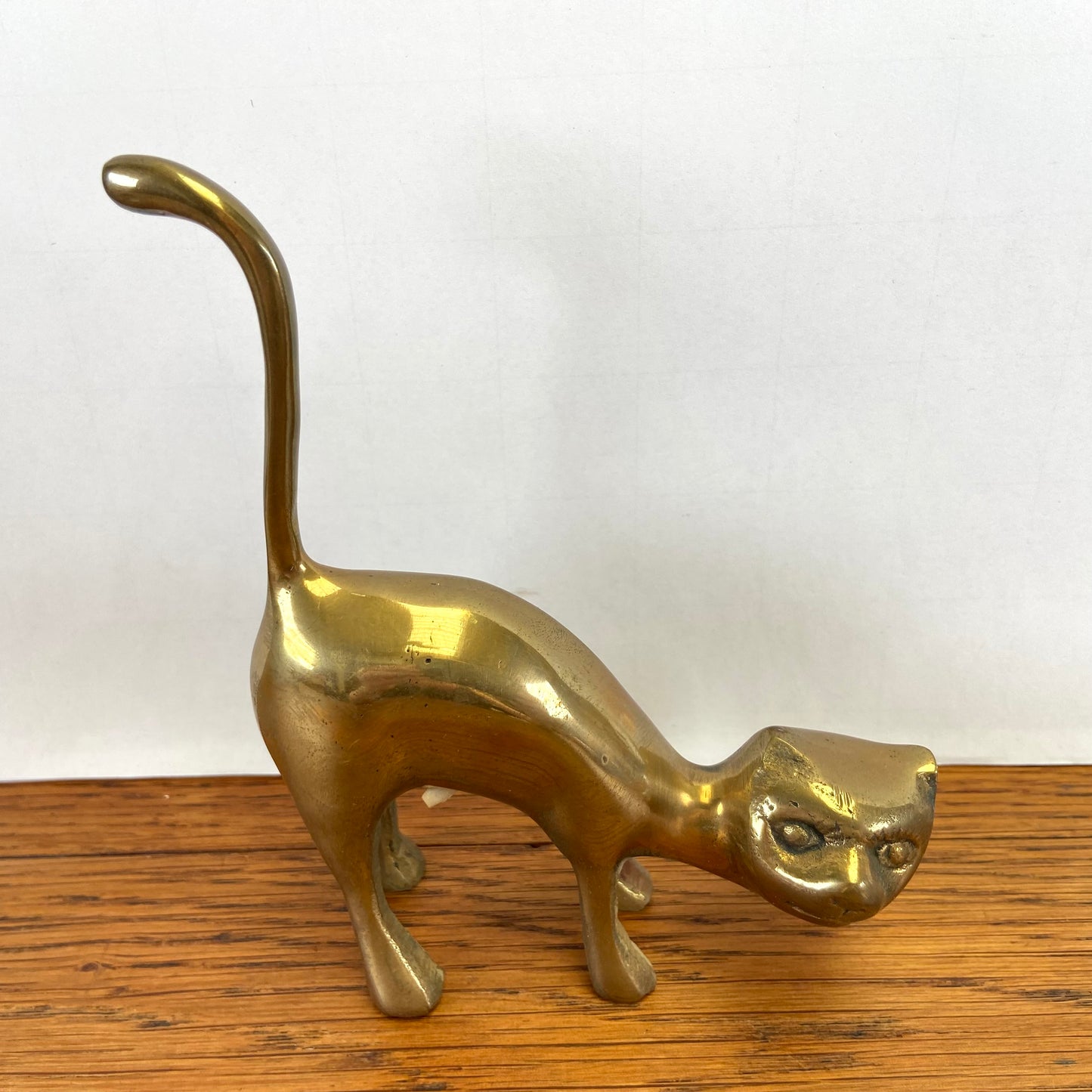 Grote vintage messing ringenhouder kat