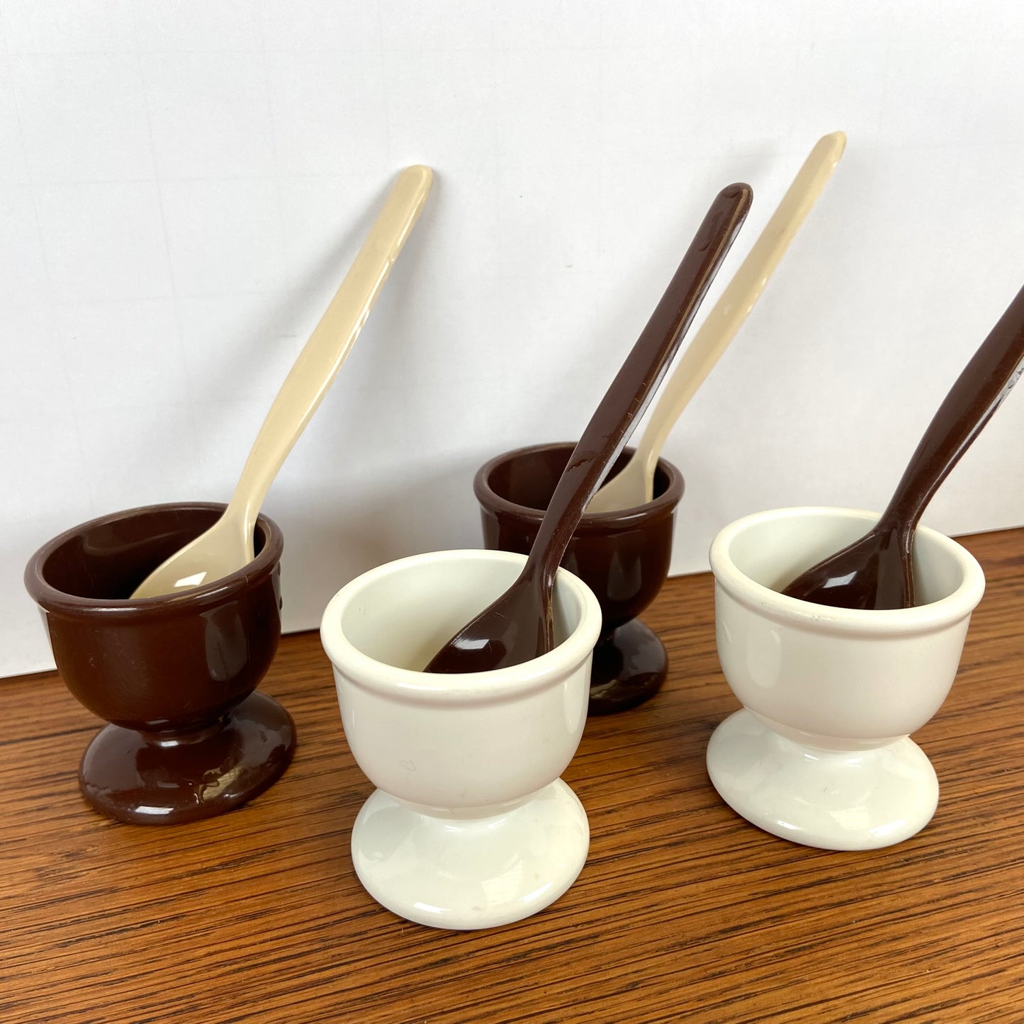 Vintage Emsa eierdopjes bruin crème