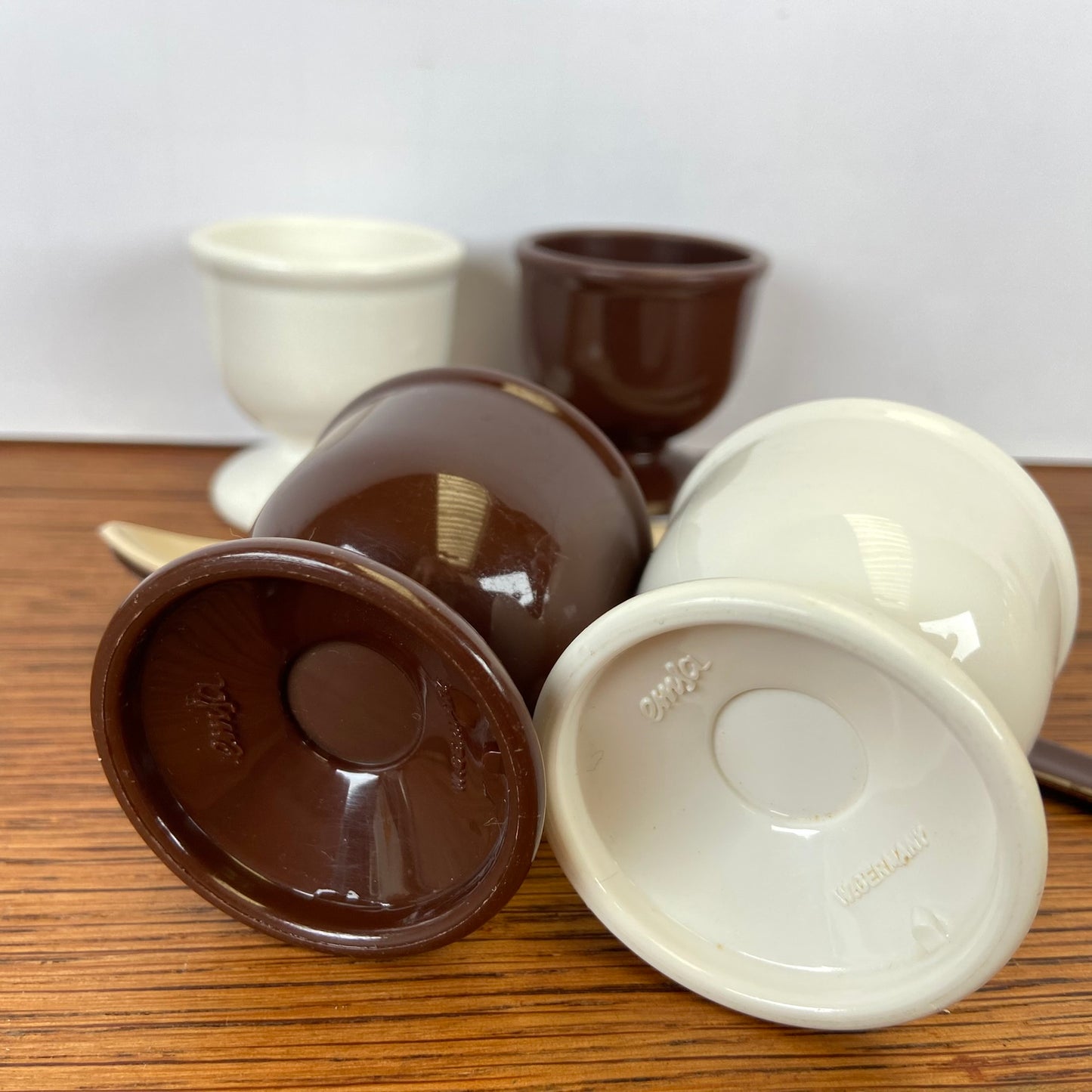 Vintage Emsa eierdopjes bruin crème