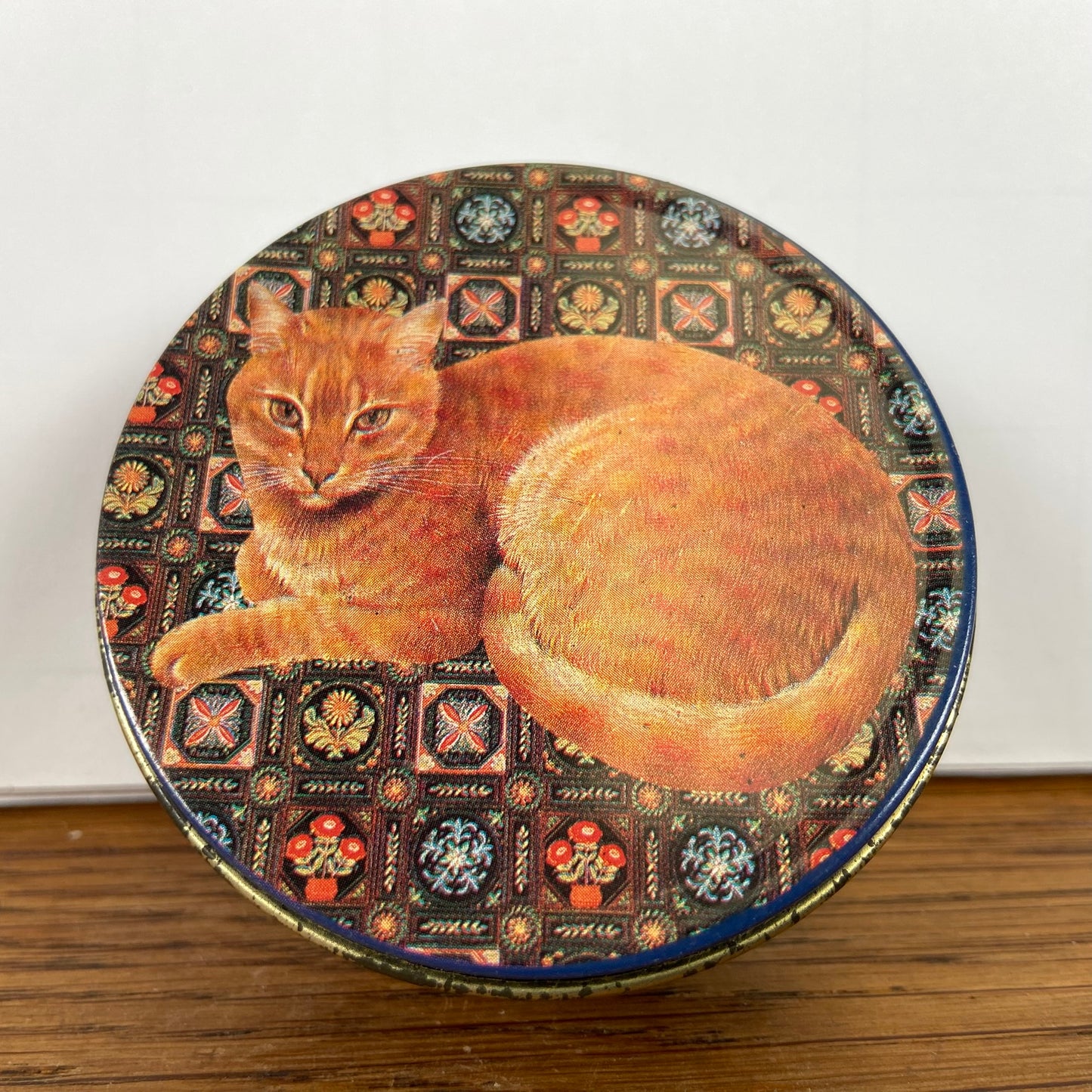 Klein blikje rode kat