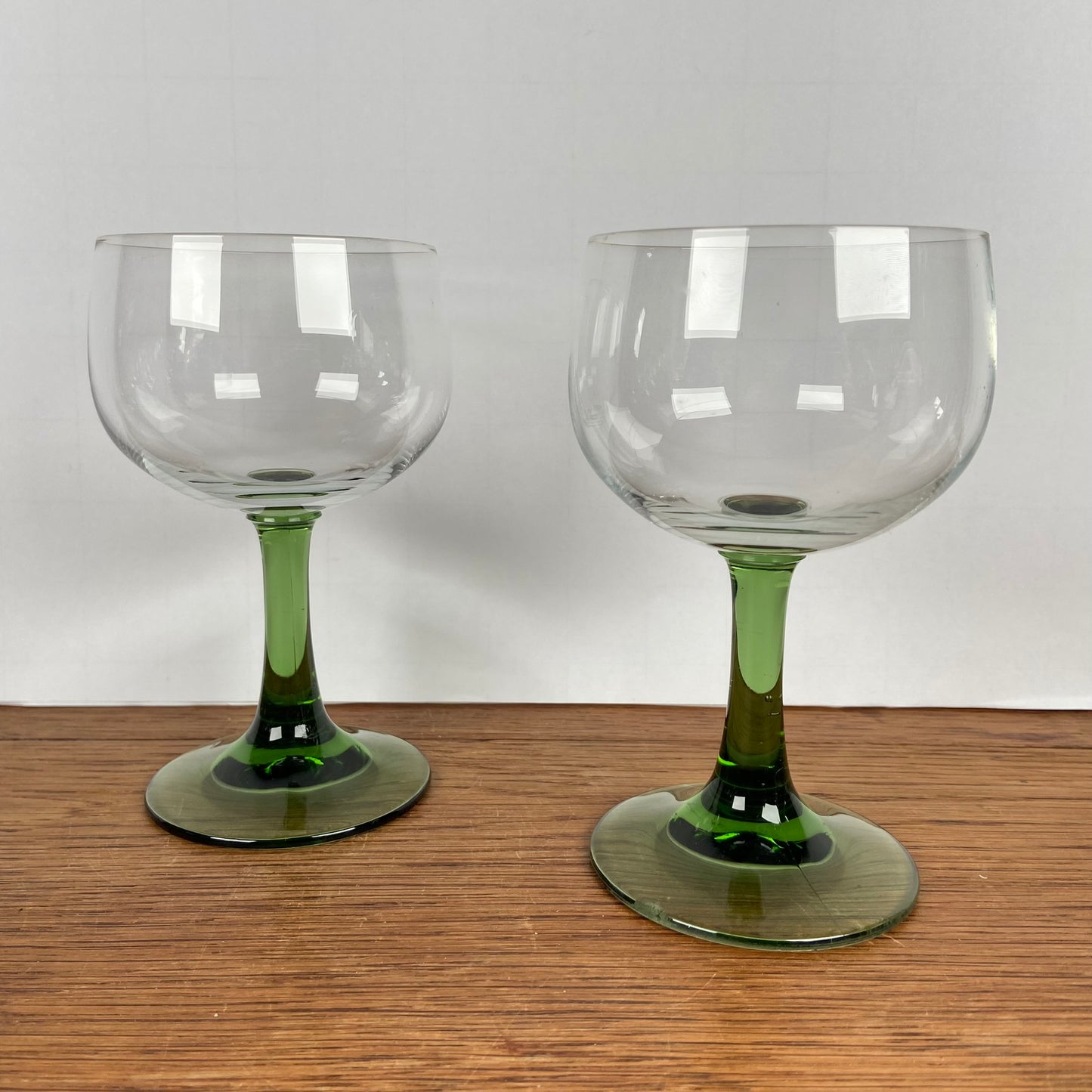 Vintage groene wijnglazen