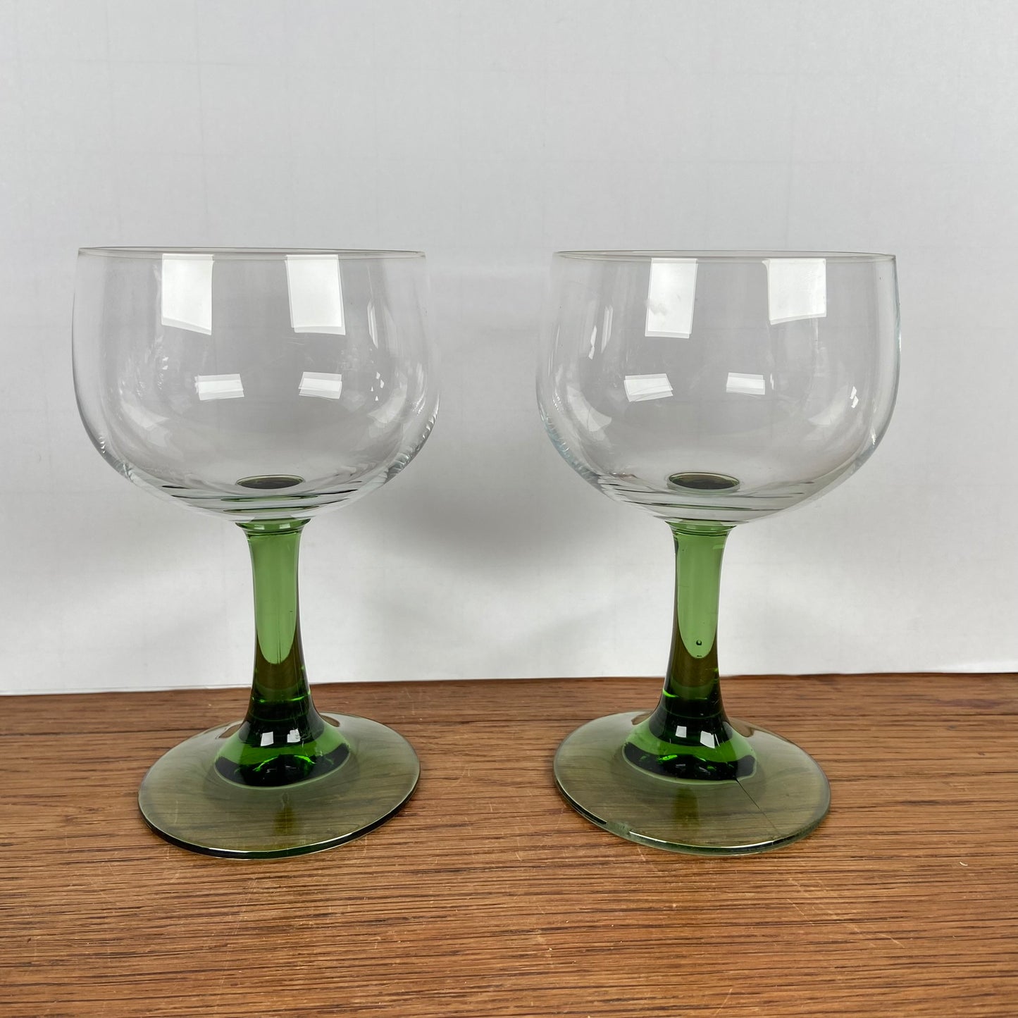 Vintage groene wijnglazen