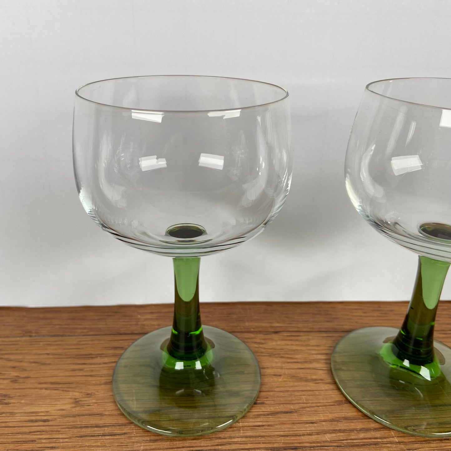 Vintage groene wijnglazen