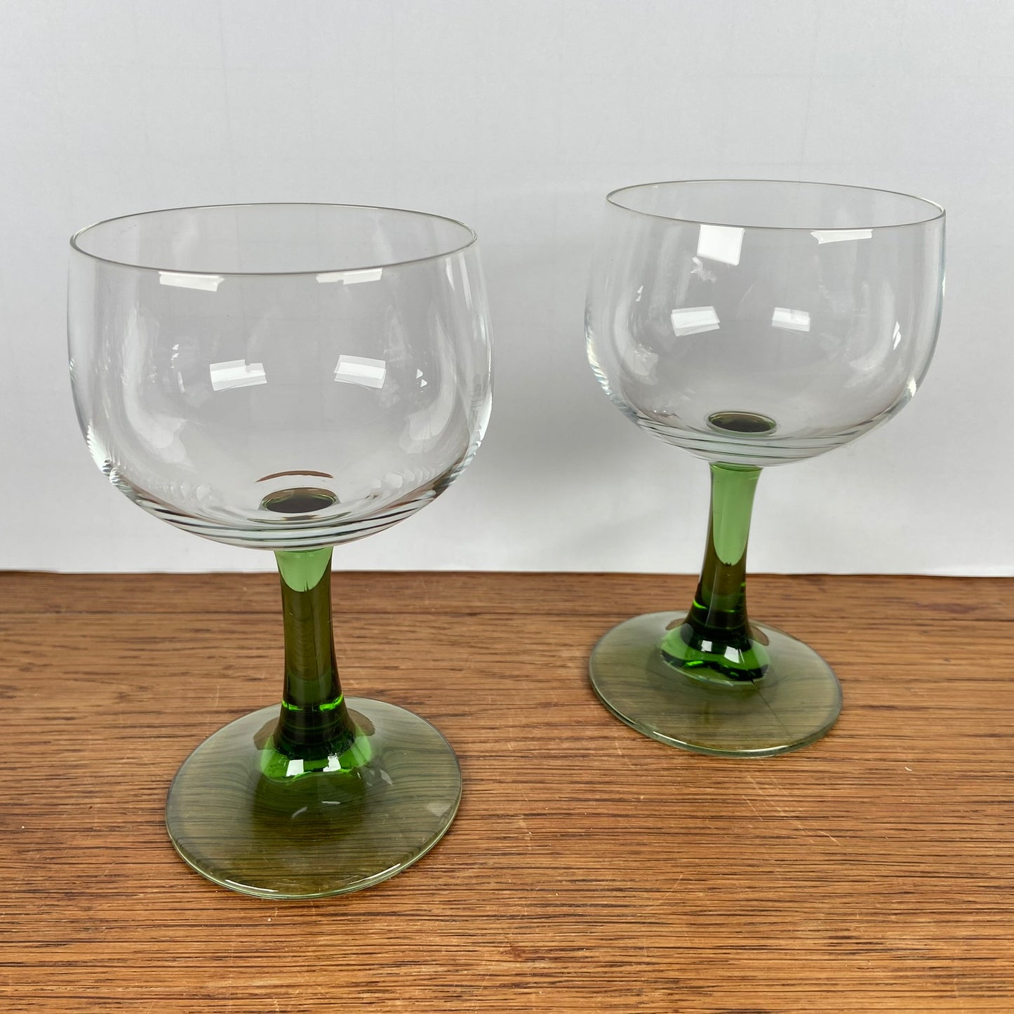 Vintage groene wijnglazen