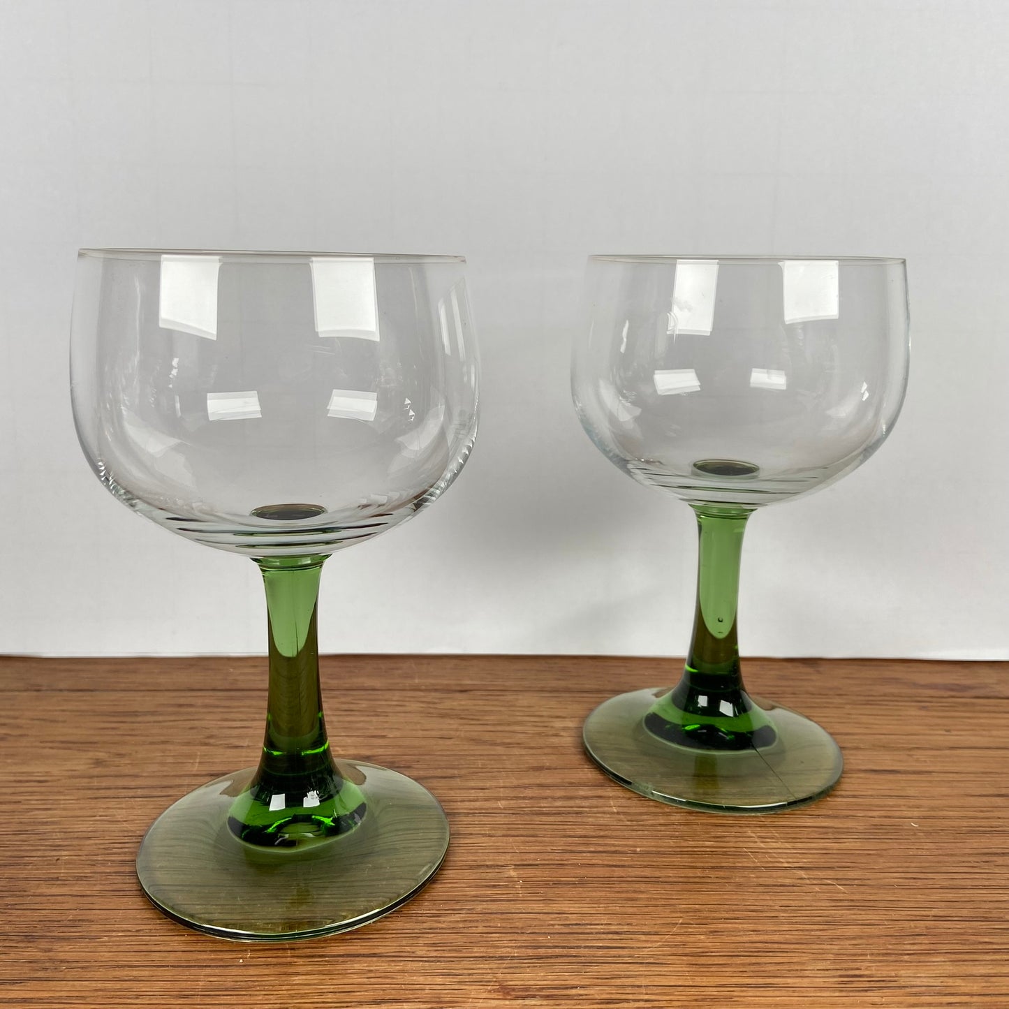 Vintage groene wijnglazen