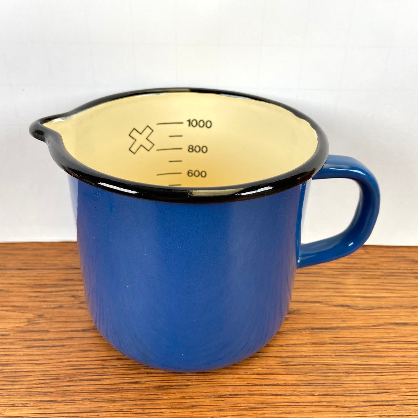 Vintage emaille maatbeker