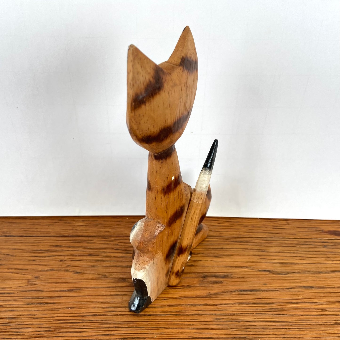 Houten beeldje katten