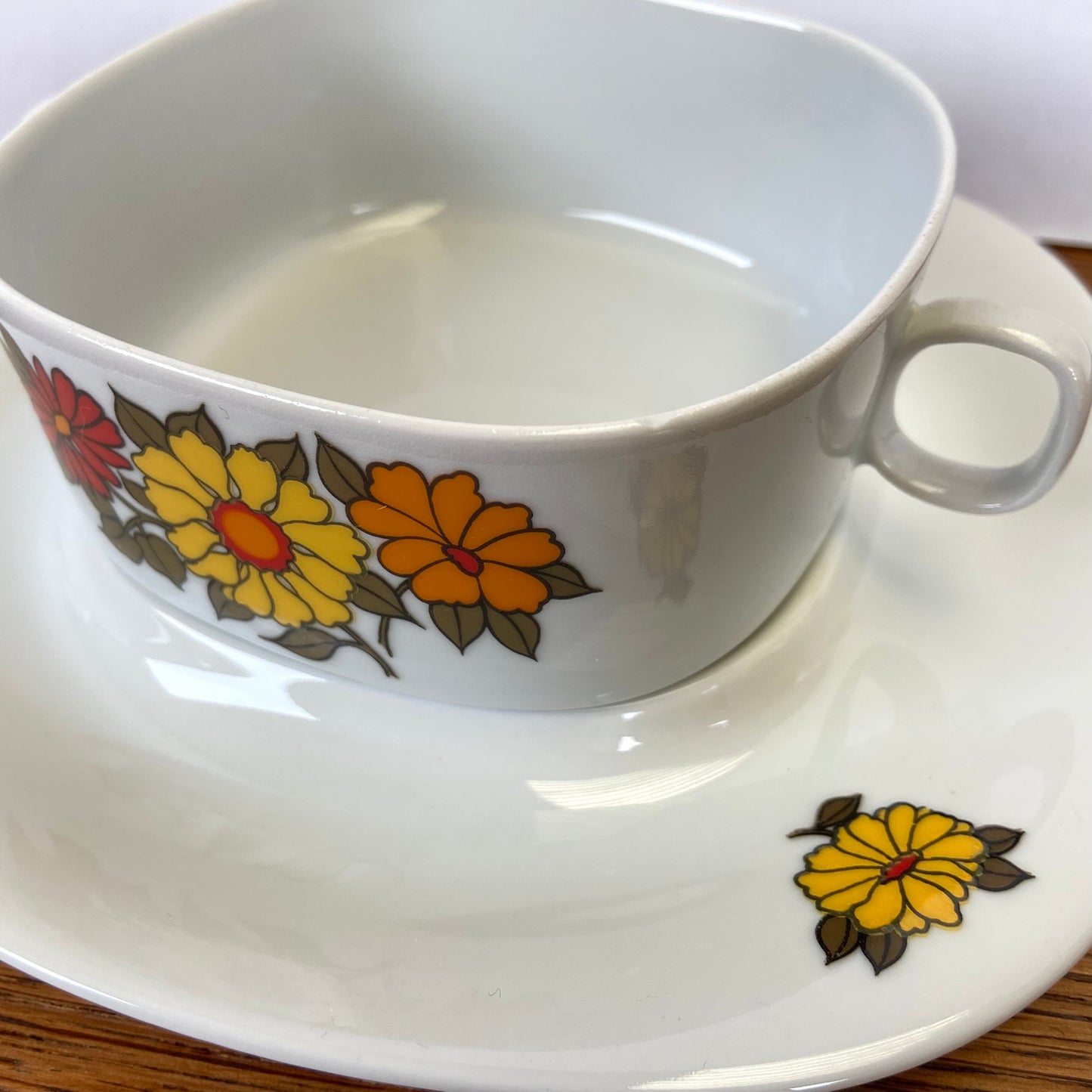 2 vintage soepkommen