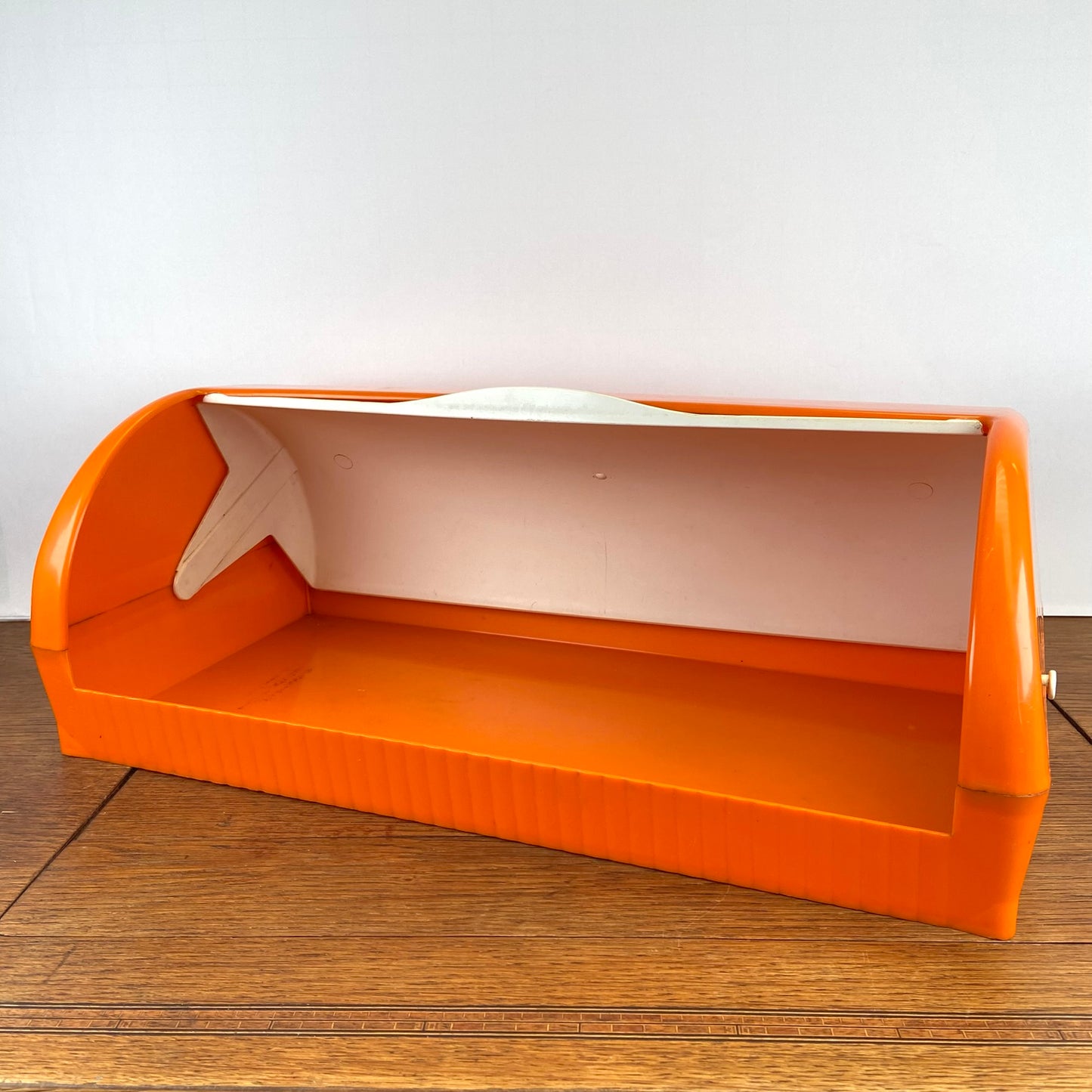 Vintage oranje broodtrommel