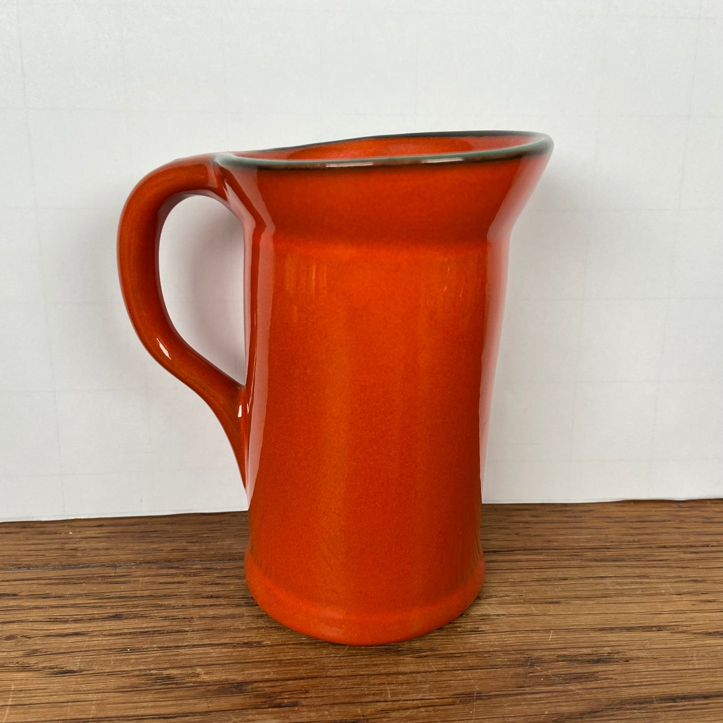 Vintage rood kannetje