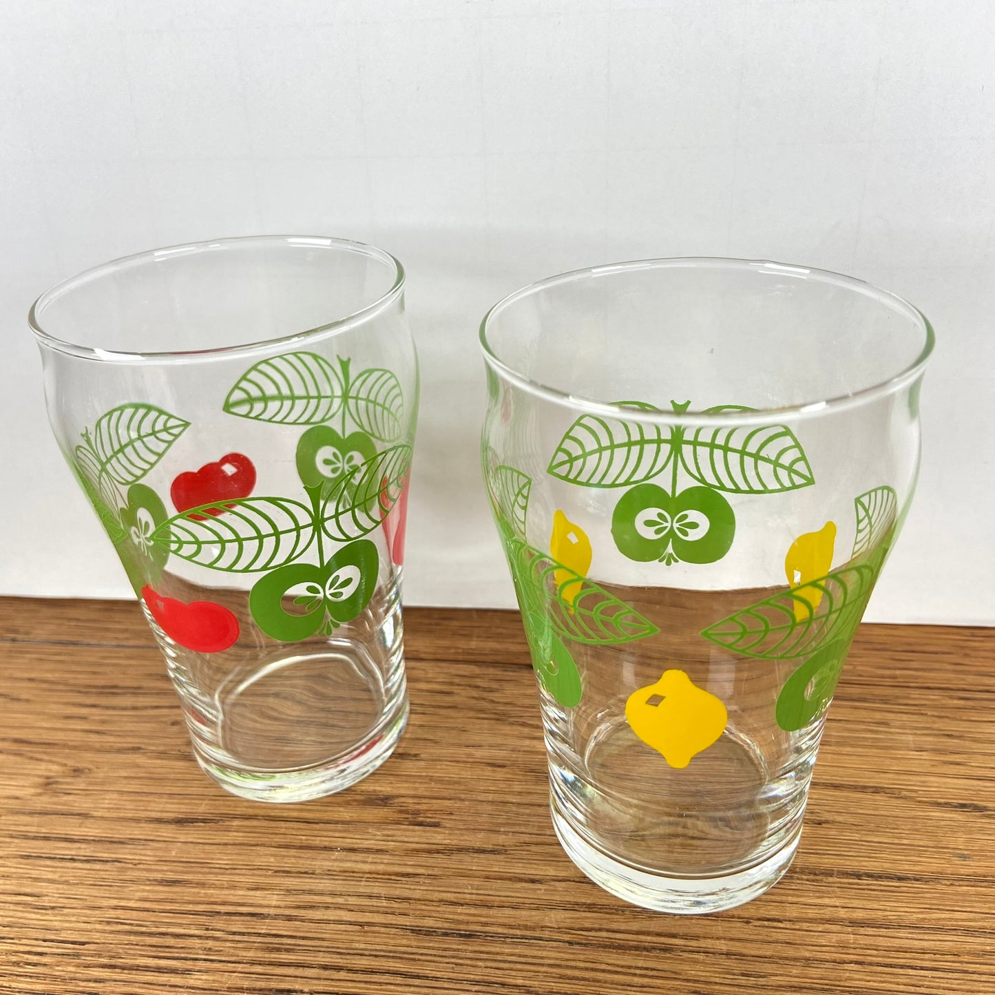 2 vintage fruitglazen