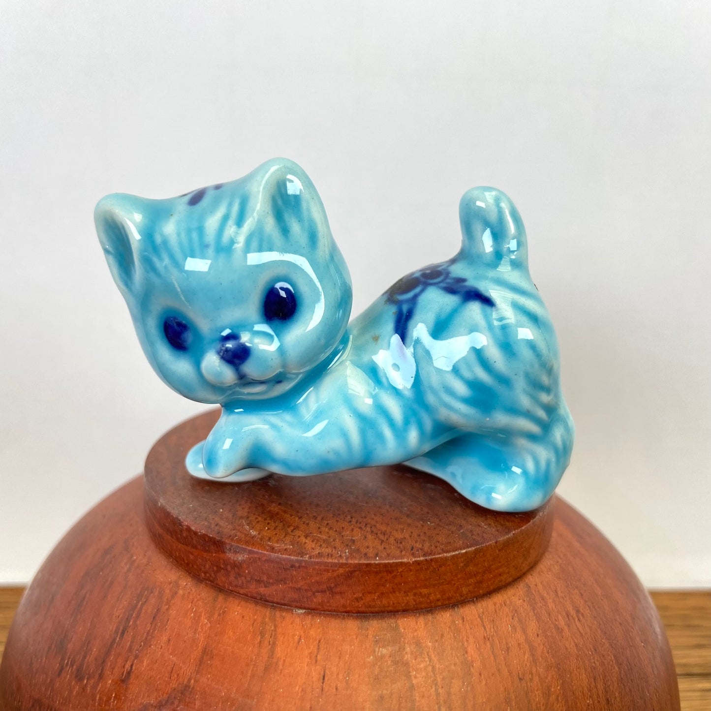 Blauw keramieken katje