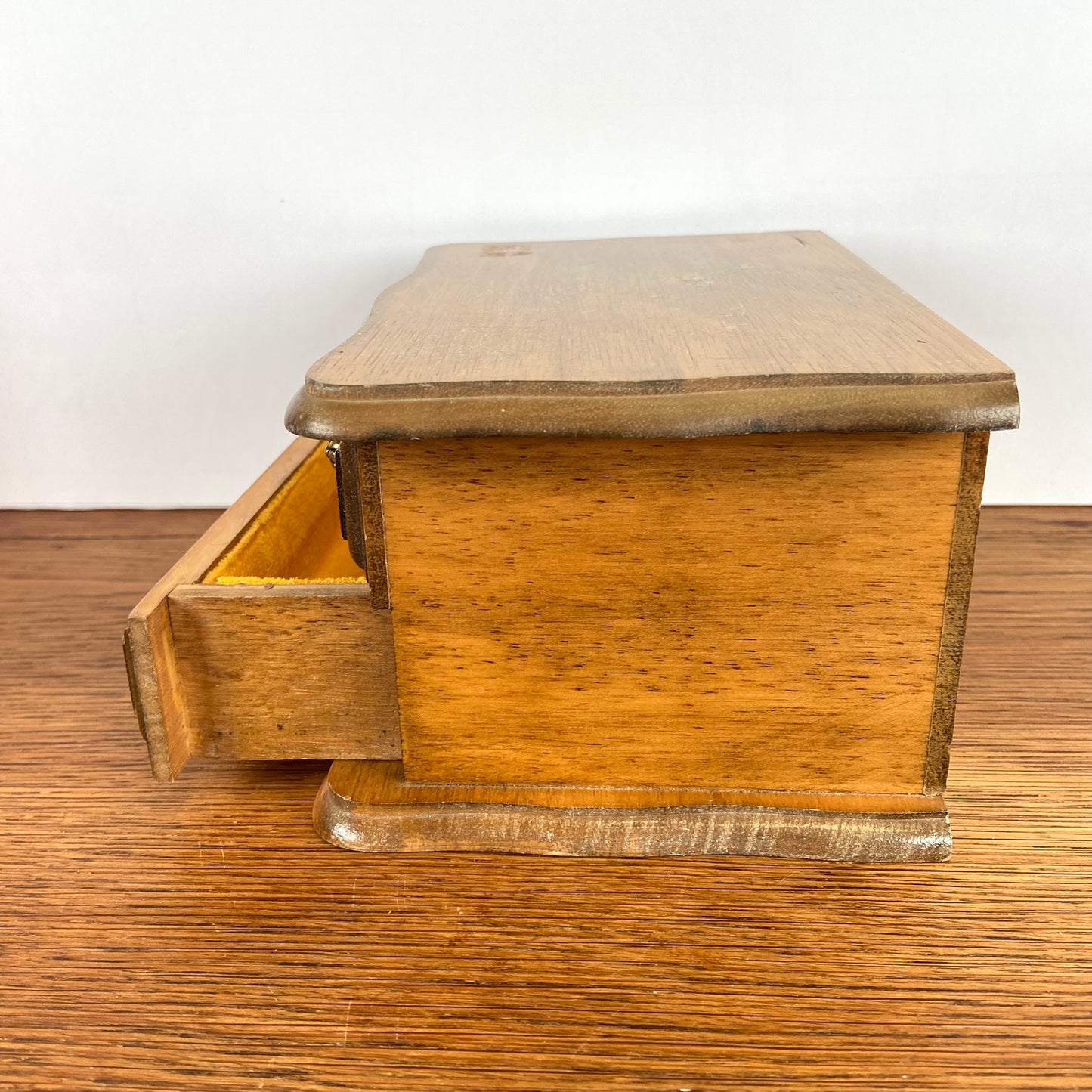 Vintage houten sieradenkistje