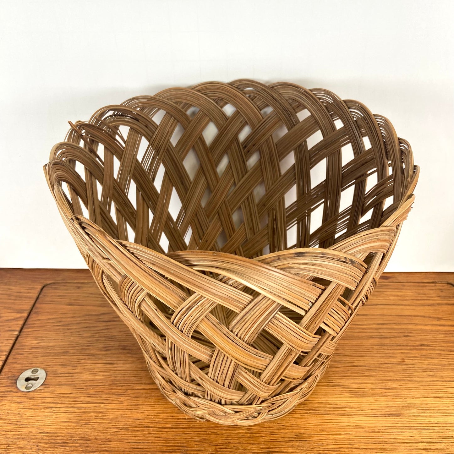 Vintage rieten bloempot
