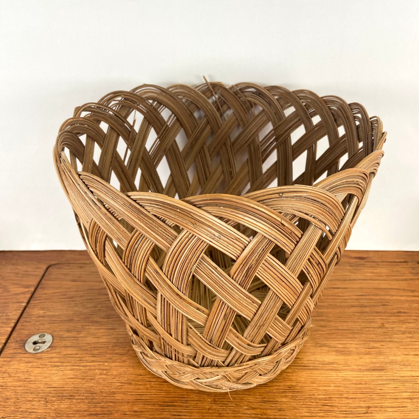 Vintage rieten bloempot