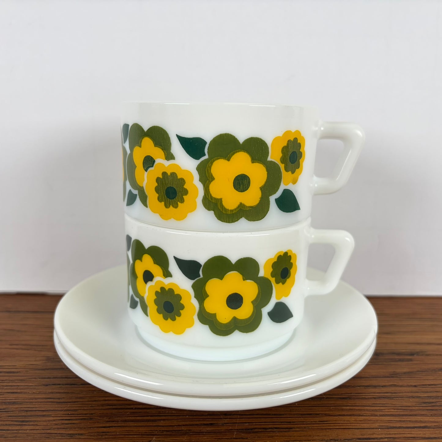 Arcopal lotus kop en schotels geel