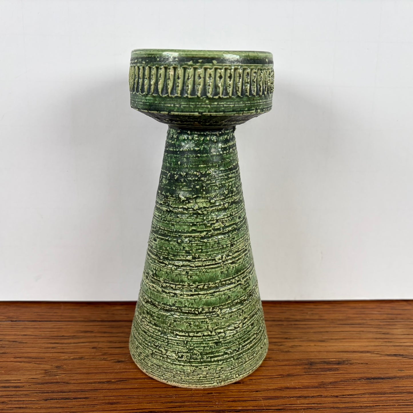 Vintage groene hoge kandelaar