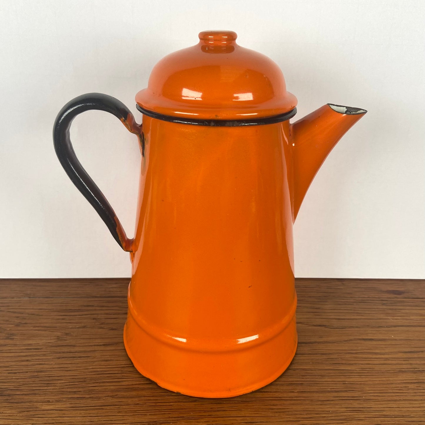 Vintage oranje emaillen theepot