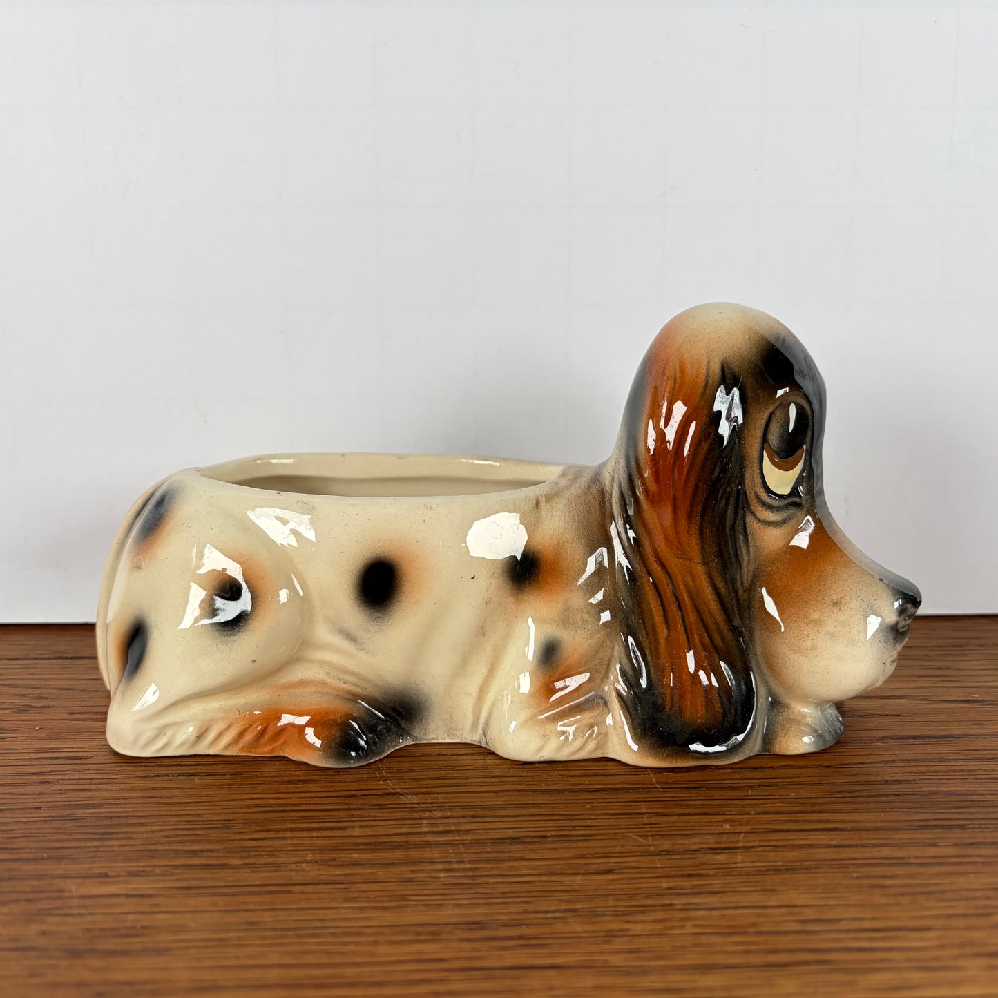 Vintage bloempot hond