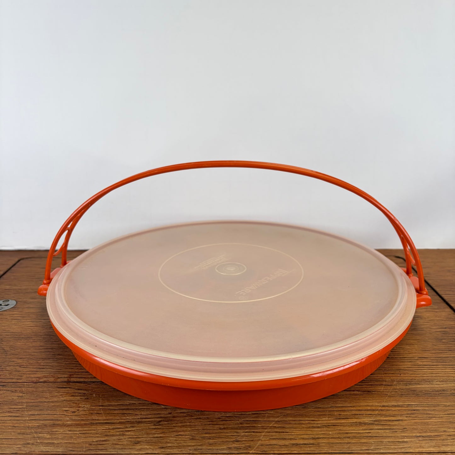 Vintage tupperware snackschaal met hengsel