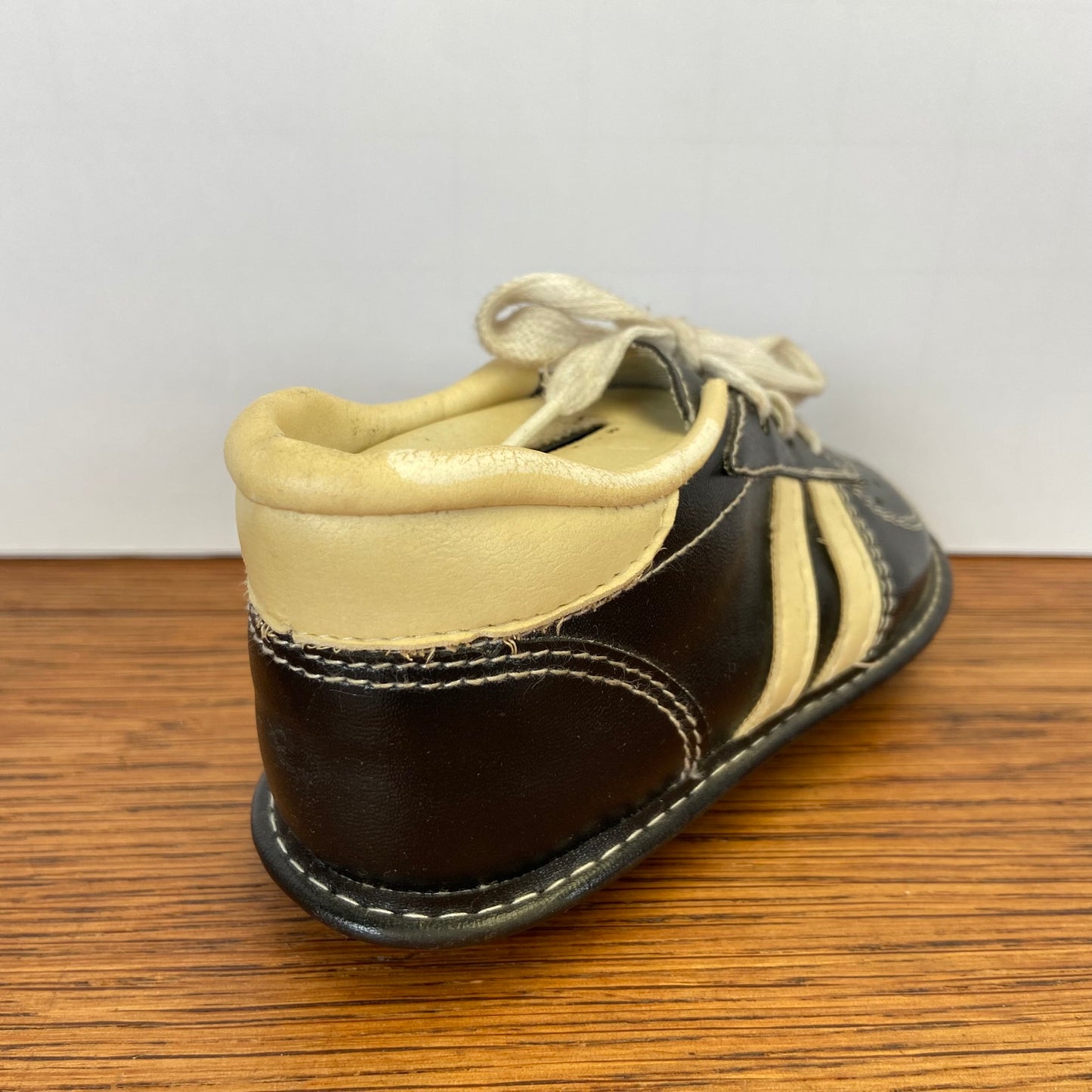 Vintage spaarpot voetbalschoen