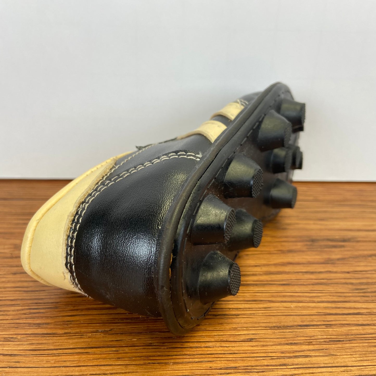 Vintage spaarpot voetbalschoen